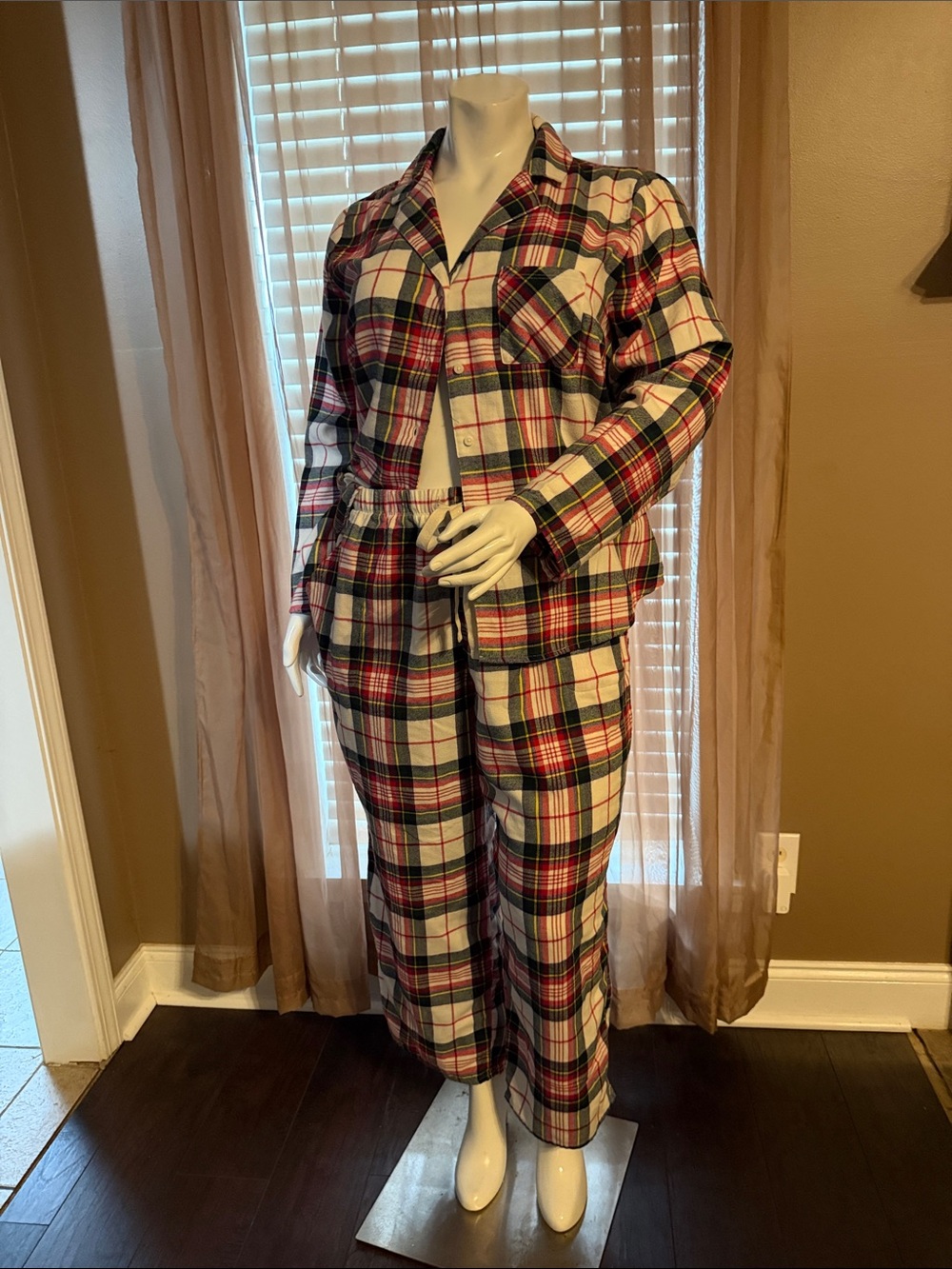 Lane Bryant Cacique Plaid Sleep
Set size 18/20